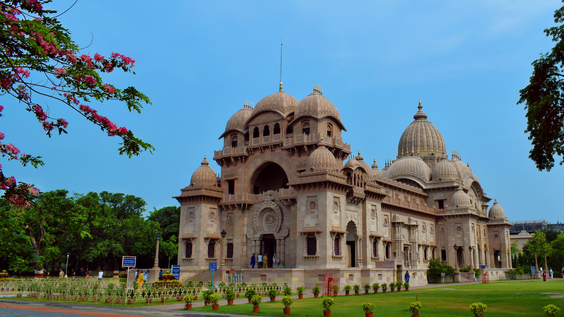 5 Reasons You Should Fall In Love With Ramakrishna Belur Math