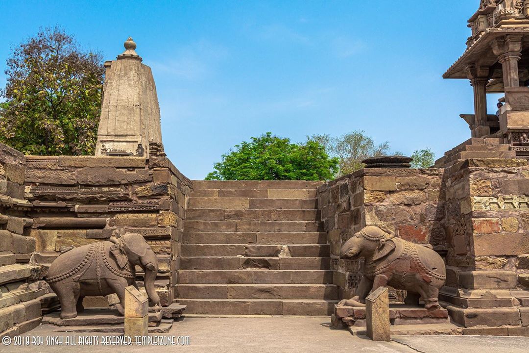 Vishvanatha Temple in Khajuraho Group Monuments – This is the entrance to the te…